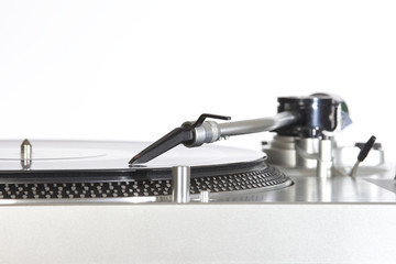 turntable with a vinyl isolated on white background - obrazy, fototapety, plakaty