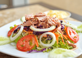 Tuna and vegetable salad