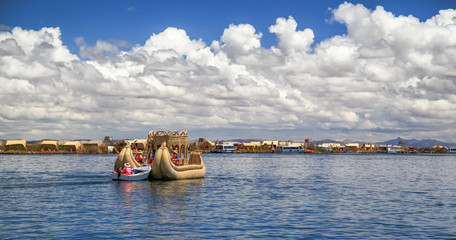 CHEZ LES UROS