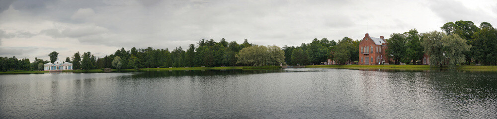 Fototapeta na wymiar Lake panorama in Catherine Park 1166.