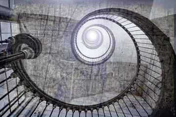 Klasyczne spiralne schody w stylu retro