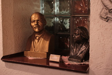 Статуэтки, Ленин и Крупская