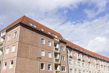 Fototapeta premium Plattenbau in Neubrandenburg,Deutschland