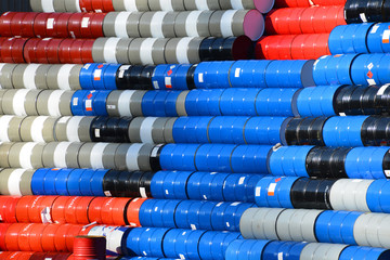 Fässer, Tonnen, Lagerung, Oel, Öl, Chemikalien, Barrel