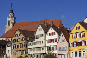 Obraz premium Stiftskirche und Geäude in Tübingen am Neckar,Deutschland