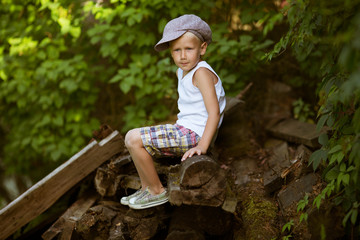 Naklejka premium Little boy in a cap