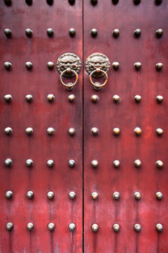 red chinese door as background