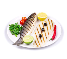 Grilled fish with lime and peas