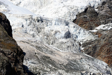 Fototapeta na wymiar Ghiacciaio del Mont Tabel - Valle d'Aosta