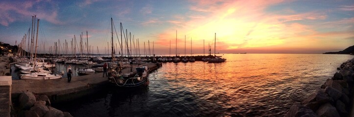 Fototapeta na wymiar Magic sunset at the harbor