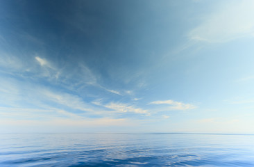Fototapeta na wymiar Beautiful seascape sea horizon and sky.