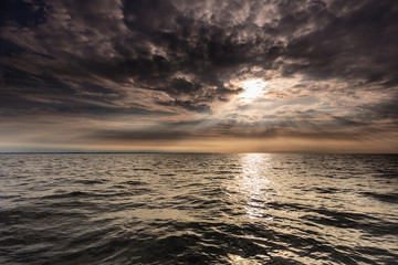 Panele Szklane  Piękny seascape wieczorem morze horyzont i niebo.