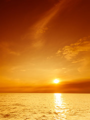 Panele Szklane Podświetlane  Beautiful seascape evening sea horizon and sky.