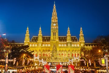 Fotobehang Rathaus en kerstmarkt in Wenen © sborisov