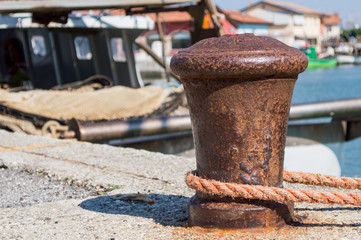 bollard with mooring rope