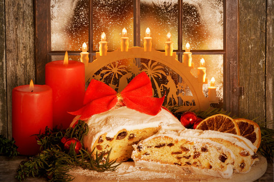 Weihnachtsstollen, Dresdner Stollen mit Schwibbogen