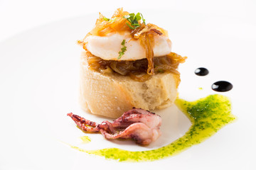 Tapa of squid with caramelized onion