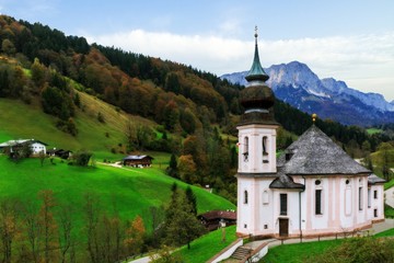 Fototapeta premium Church Maria Gern in Berchtesgaden in Autumn