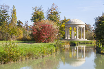 Fototapeta na wymiar The Temple of Love in the gardens of Trianon
