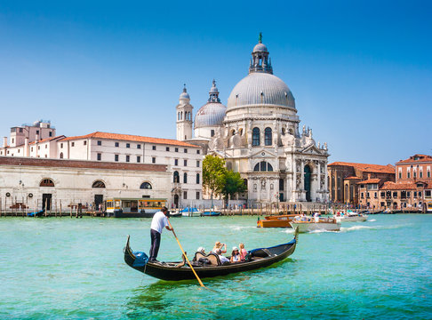 Fototapeta Gondola on Canal Grande with Santa Maria della Salute, Venice