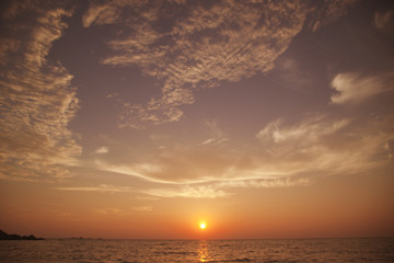 夕日と水平線