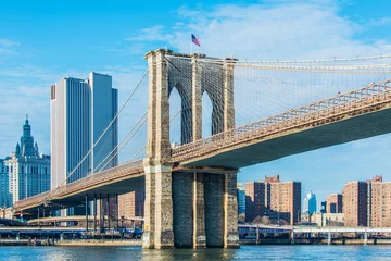 Papier Peint photo autocollant Brooklyn Bridge Une partie du célèbre pont de Brooklyn par beau temps