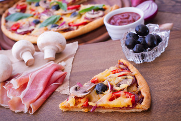  Pizza with tomato, salami and olives