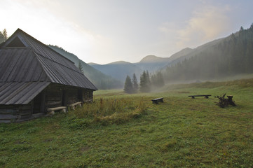 Dolina Jaworzynki - porannej mgle