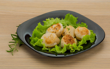 Grilled scallops