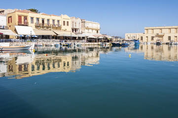 Fototapeta premium Old Venetian Harbor in Rethymno on Crete