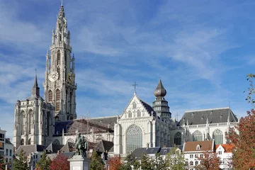 Foto op Plexiglas Onze-Lieve-Vrouwekathedraal in Antwerpen in de herfst © Thomas Jablonski