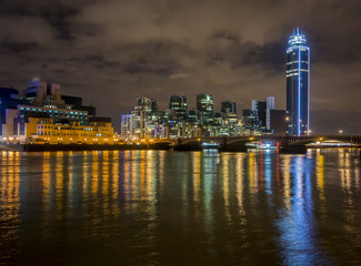 Obraz premium Vauxhall Bridge at Night