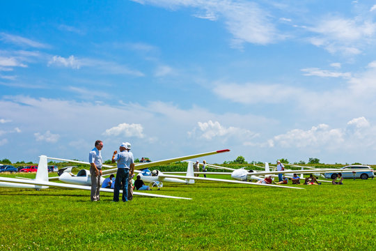 Gliders waiting to go into the air