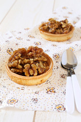 French confectionery: Walnut caramel tart