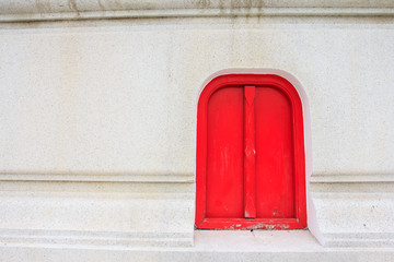 Red Window.