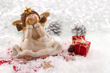 Weihnachtsengel im Schnee