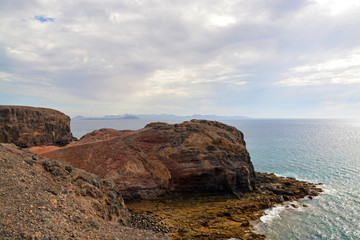 Fototapeta na wymiar Panorámica desde un acantilado en Lanzarote 