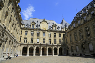 Fototapeta na wymiar Universität Sorbonne in Paris