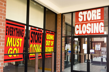 Fototapeta na wymiar Store Closing Signs