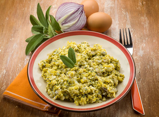 scrambled eggs with sage and onions