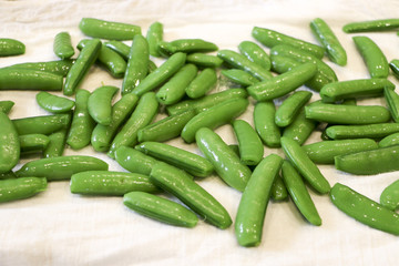 Freshly-rinsed snap peas