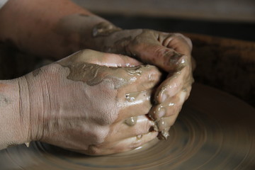 Tournage d'une c&eacute;ramique
