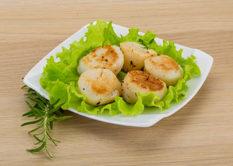 Grilled scallops