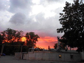 Fototapeta na wymiar Crazy sunset in my city