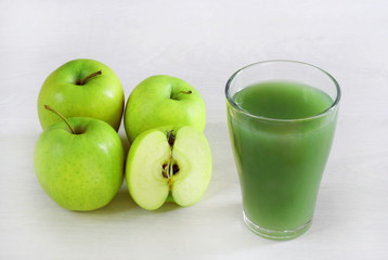 Succo di mela verde