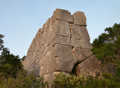 mura megalitiche