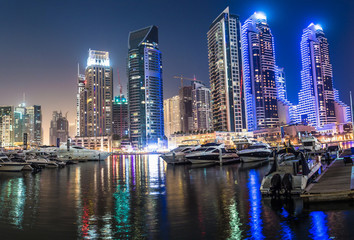 Obraz na płótnie Canvas Dubai Marina cityscape, UAE