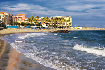 San Lorenzo al mare Strand © andrzej2012