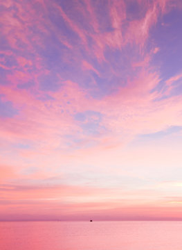 Fototapeta Bright Colorful Sunrise On The Sea With Beautiful Clouds