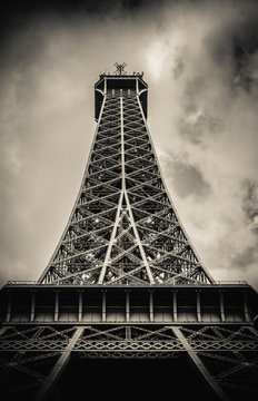 Fototapeta Retro Paris Eiffel Tower With Stormy Sky